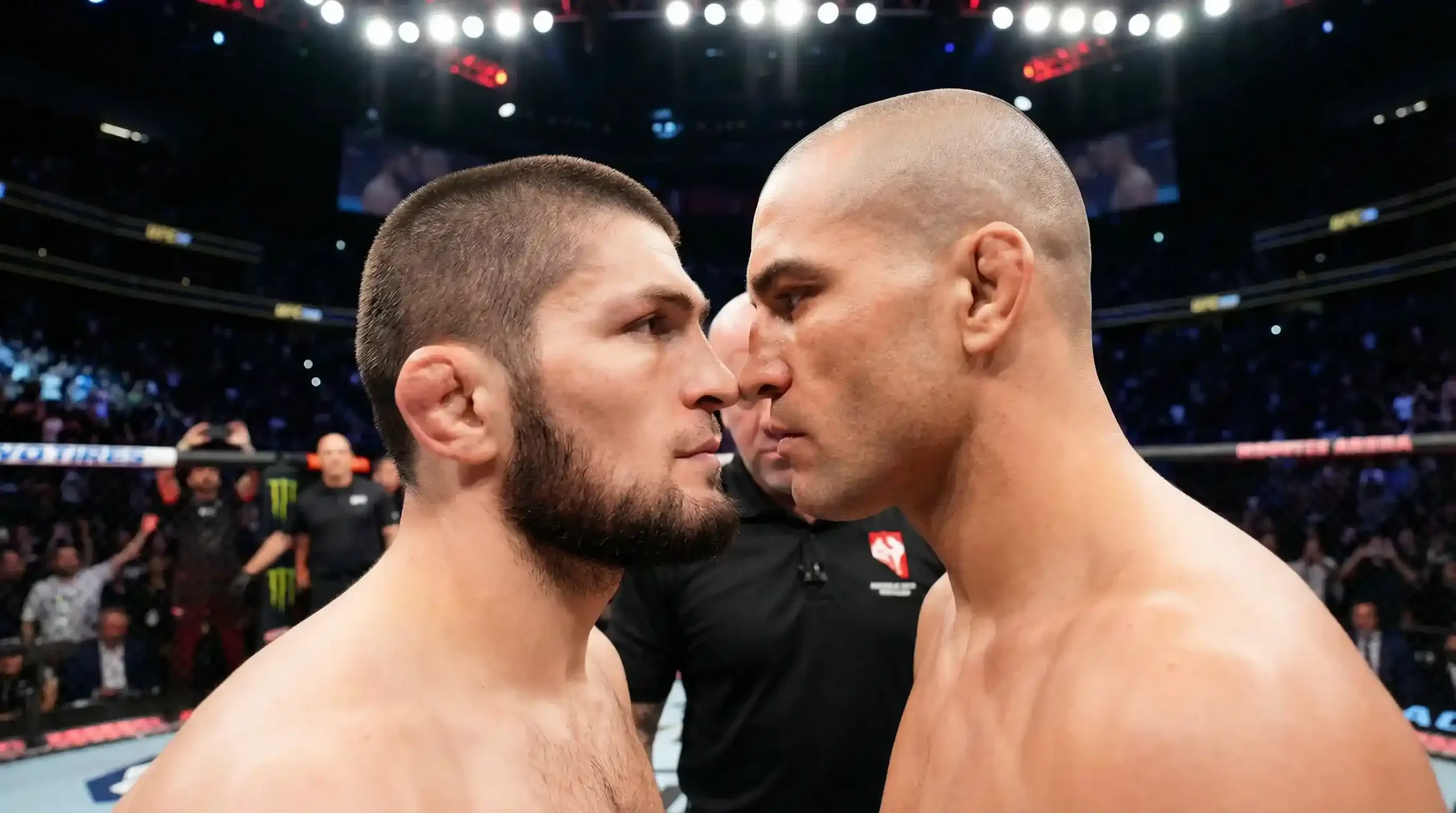 Dois lutadores do UFC frente a frente numa revanche com estatísticas de repetição de resultados